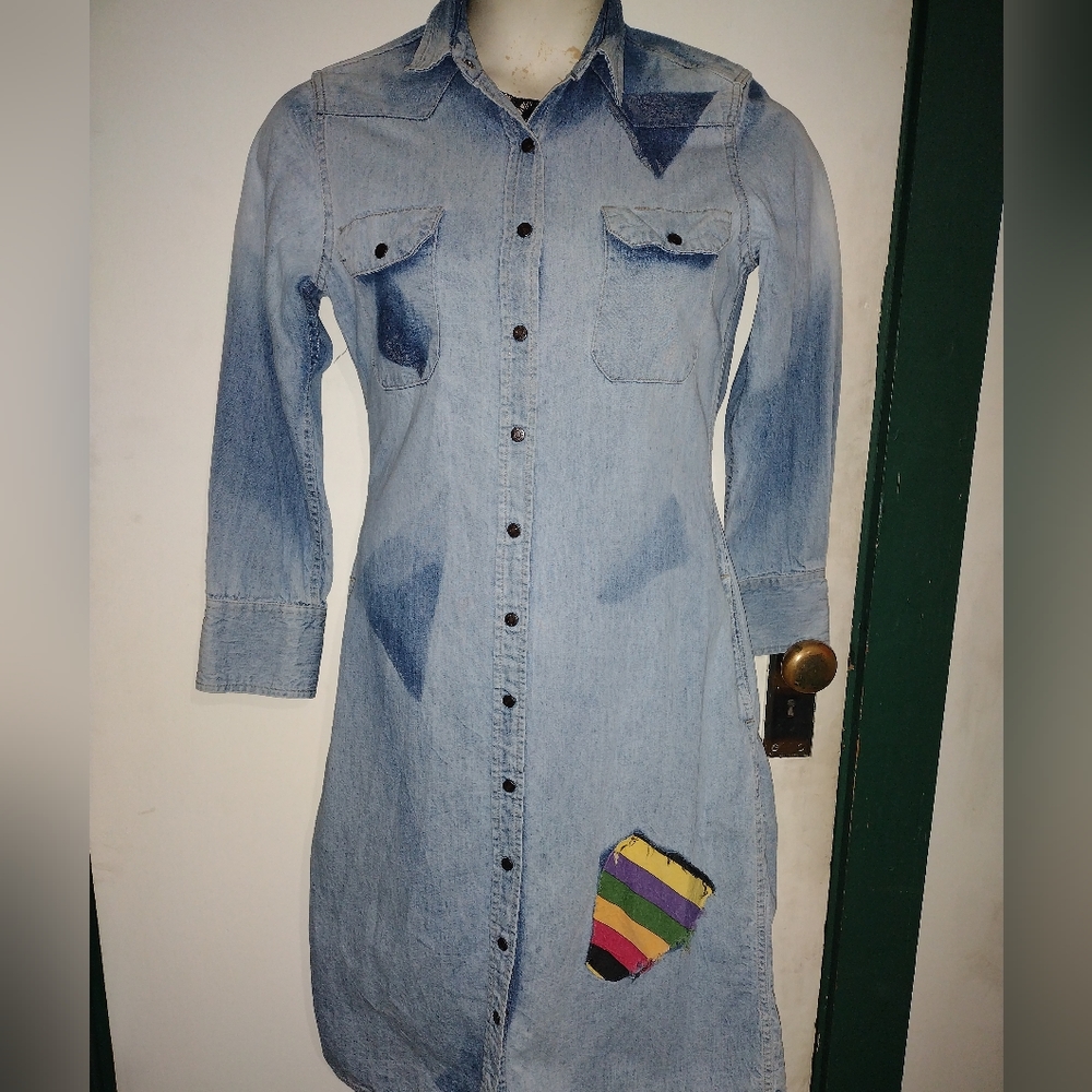 CALVIN KLEIN Distressed DENIM SHIRT DRESS; Pockets & Rainbow patch! Super cute! - Picture 1 of 15